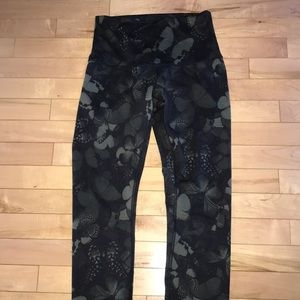 Lululemon camo butterfly leggings size 6